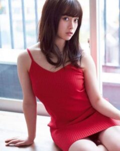 橋本環奈　胸　カップ数　D　スリーサイズ　水着　美脇