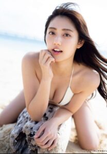 奥山かずさ　胸　カップ数　D　バストサイズ　水着写真