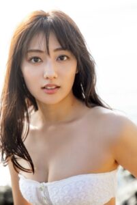 奥山かずさ　胸　カップ数　D　バストサイズ　水着写真