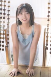 富田鈴花　胸のカップ数　巨大　でかい　スリーサイズ　スタイル　最高　美脚　可愛い写真