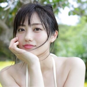 奥山かずさ　胸　カップ数　D　バストサイズ　水着写真