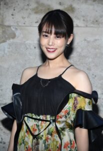 高畑充希　胸　カップ数　スリーサイズ　美背中　美脚