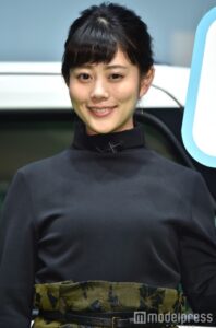 高畑充希　胸　カップ数　スリーサイズ　美背中　美脚