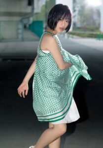 【画像】森七菜の隠れ巨乳　カップ数はＥ　ニットの可愛い写真