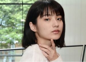 画像　蒔田彩珠の胸のカップ数はＢ　バストサイズ　キャミソール　可愛い写真