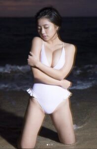 画像 　大原優乃　胸　カップ数　Ｆ　バストサイズ　水着