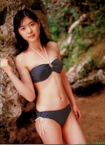 画像　上野樹里　胸　カップ数　バストサイズ　水着姿　美脚