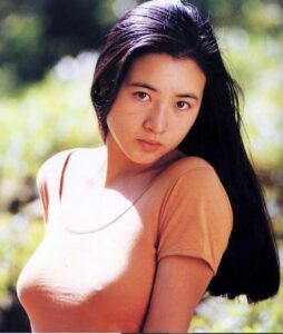 画像　原田美枝子　若い頃　胸　カップ　バストサイズ　水着　昔